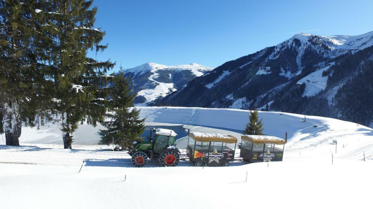 Ski In-Ski Out - Gaestehaeuser Saalbach-Hinterglemm - Wallegghof Christianhof Экстерьер фото